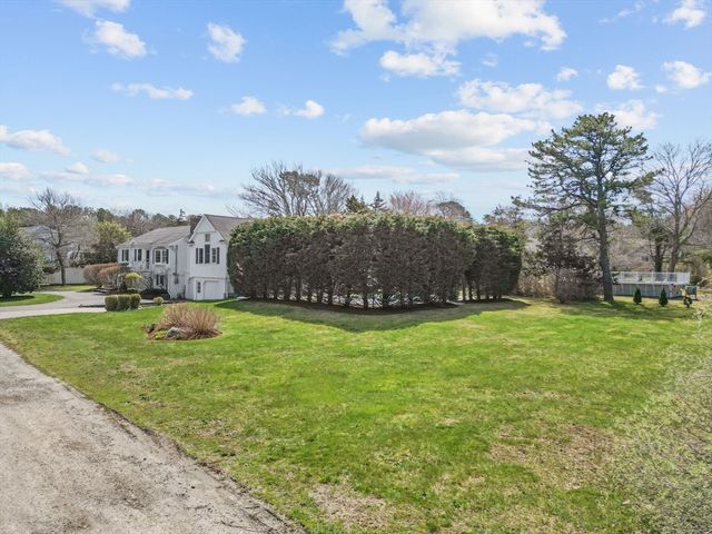 18 Captain Towne Rd, Sandwich, MA 02537