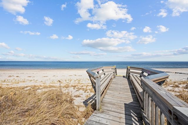 18 Captain Towne Rd, Sandwich, MA 02537