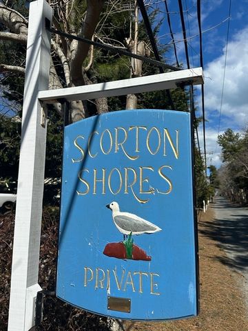 18 Captain Towne Rd, Sandwich, MA 02537