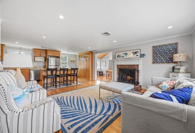 18 Captain Towne Rd, Sandwich, MA 02537