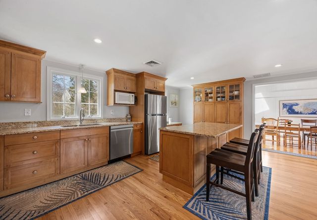 18 Captain Towne Rd, Sandwich, MA 02537