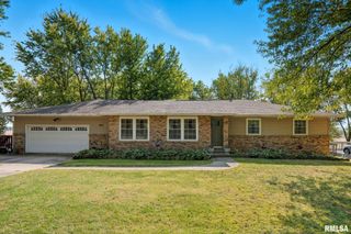 211 LONGVIEW Drive, Geneseo, IL 61254