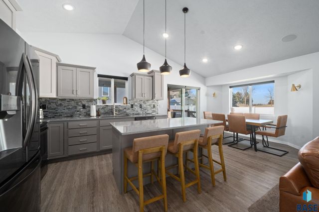 2412 E Stewart Ln Lane, Brandon, SD 57005