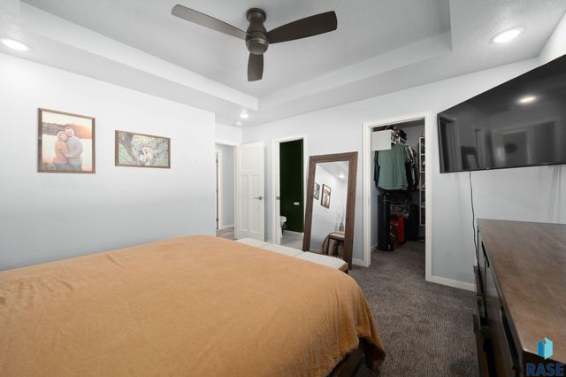 2412 E Stewart Ln Lane, Brandon, SD 57005