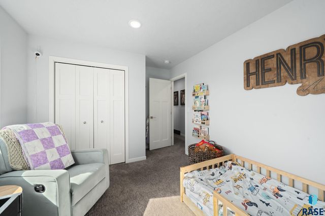 2412 E Stewart Ln Lane, Brandon, SD 57005