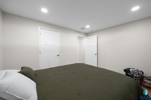 2412 E Stewart Ln Lane, Brandon, SD 57005