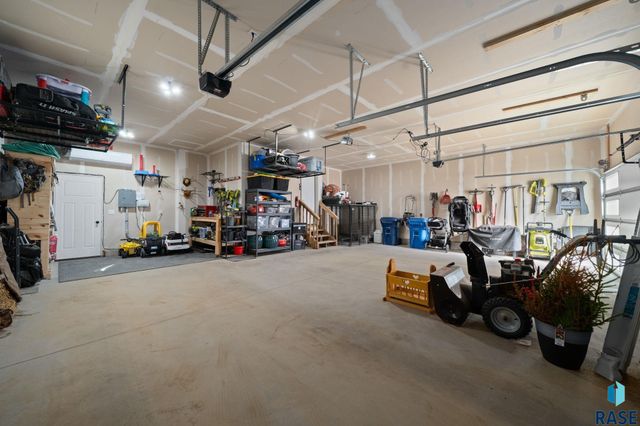 2412 E Stewart Ln Lane, Brandon, SD 57005