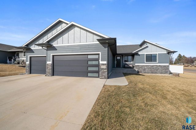 2412 E Stewart Ln Lane, Brandon, SD 57005