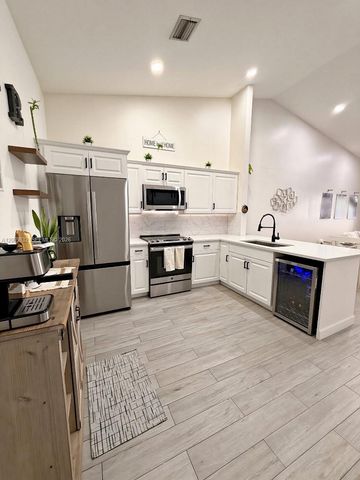 11083 NW 38th Place, Sunrise, FL 33351