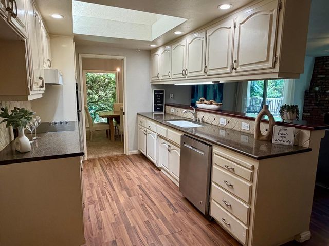 3910 La Honda Way, Carmichael, CA 95608