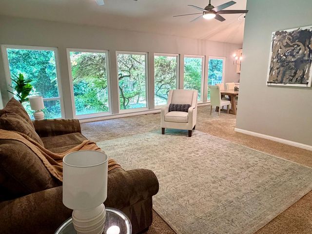3910 La Honda Way, Carmichael, CA 95608