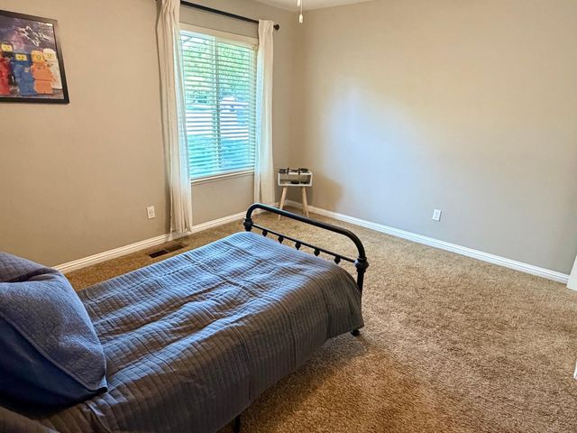 3910 La Honda Way, Carmichael, CA 95608