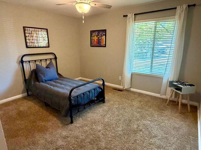 3910 La Honda Way, Carmichael, CA 95608
