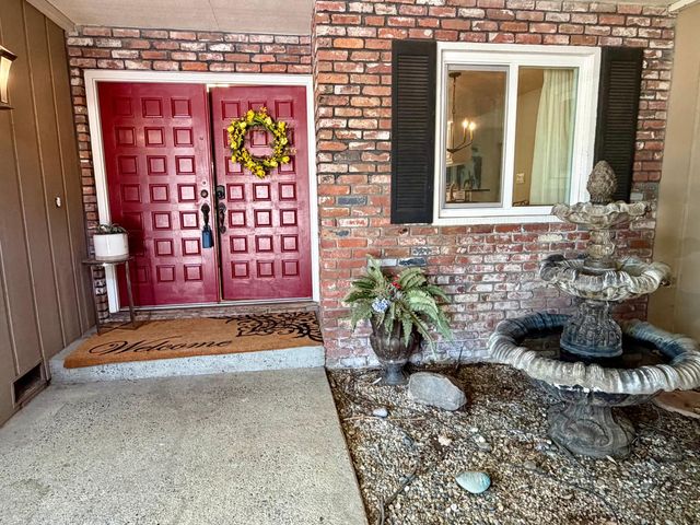3910 La Honda Way, Carmichael, CA 95608