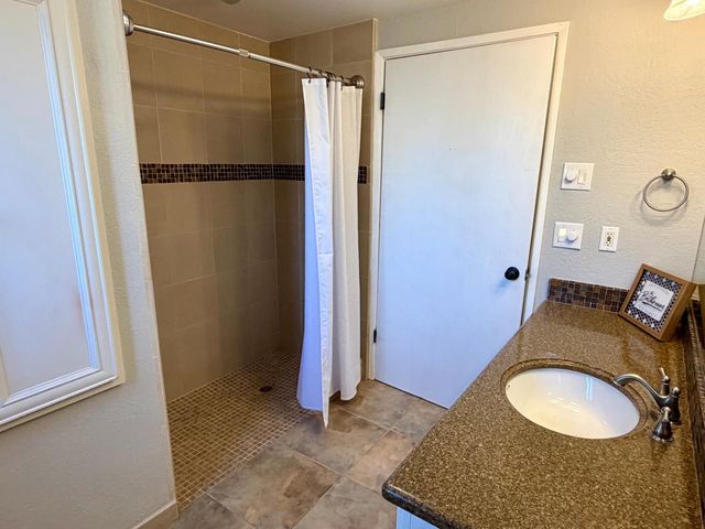 3910 La Honda Way, Carmichael, CA 95608