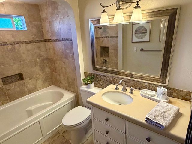 3910 La Honda Way, Carmichael, CA 95608