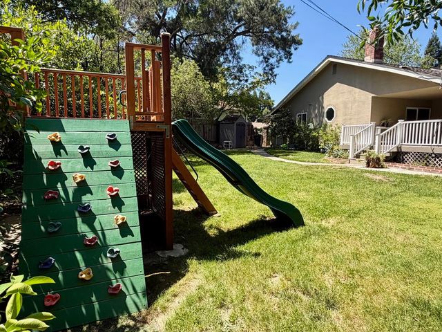 3910 La Honda Way, Carmichael, CA 95608