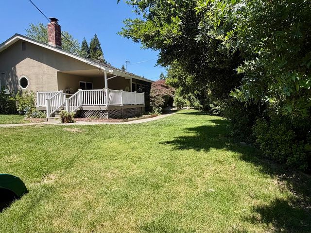 3910 La Honda Way, Carmichael, CA 95608