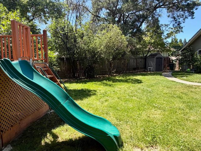3910 La Honda Way, Carmichael, CA 95608