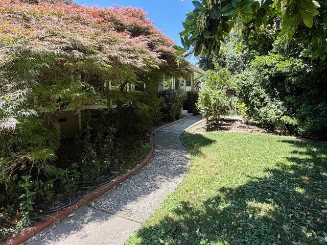 3910 La Honda Way, Carmichael, CA 95608