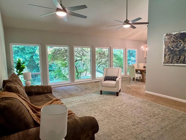 3910 La Honda Way, Carmichael, CA 95608