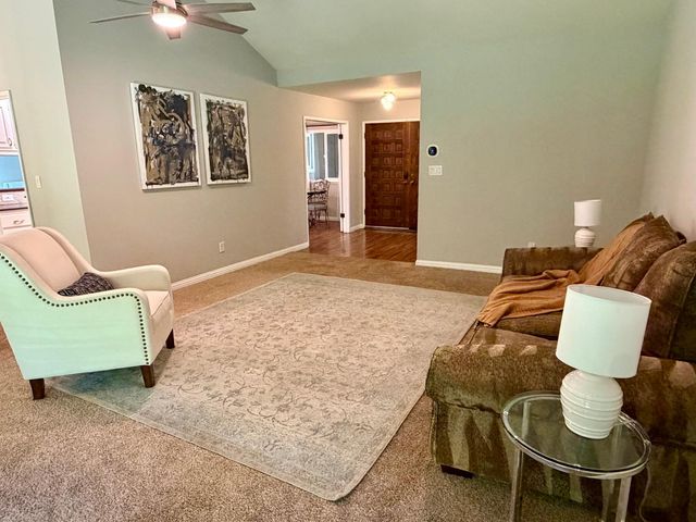 3910 La Honda Way, Carmichael, CA 95608