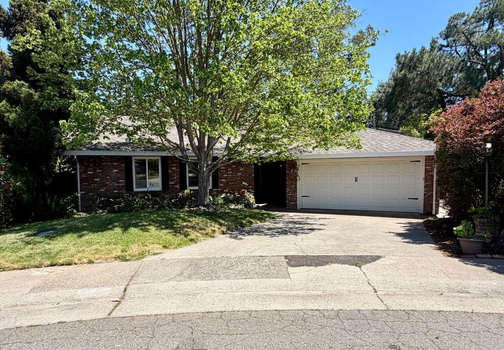 3910 La Honda Way, Carmichael, CA 95608