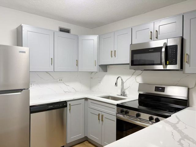 440 N WABASH Street 1807, Chicago, IL 60611