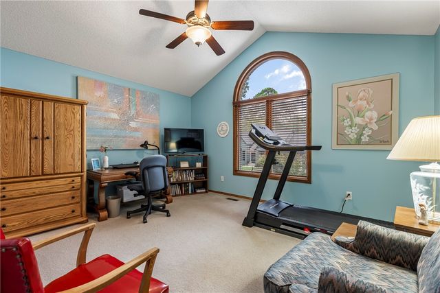 6 Devizis Drive, Bella Vista, AR 72714