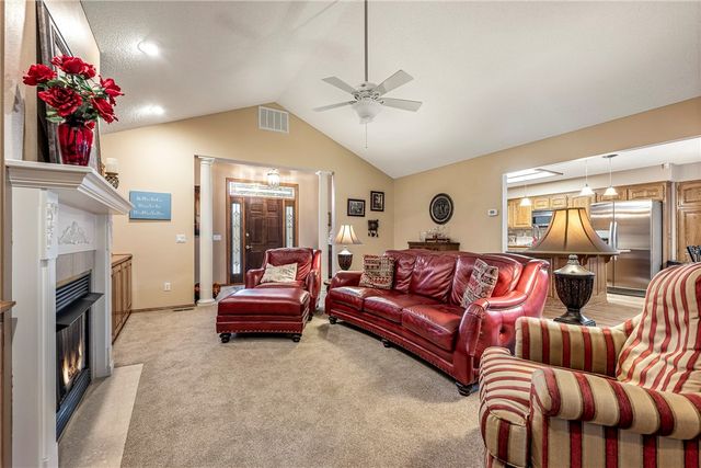 6 Devizis Drive, Bella Vista, AR 72714