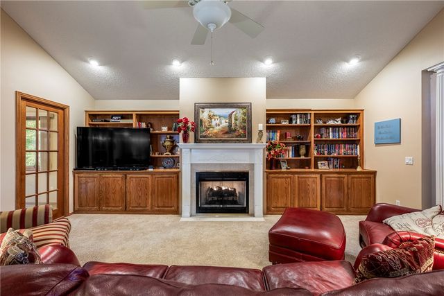 6 Devizis Drive, Bella Vista, AR 72714