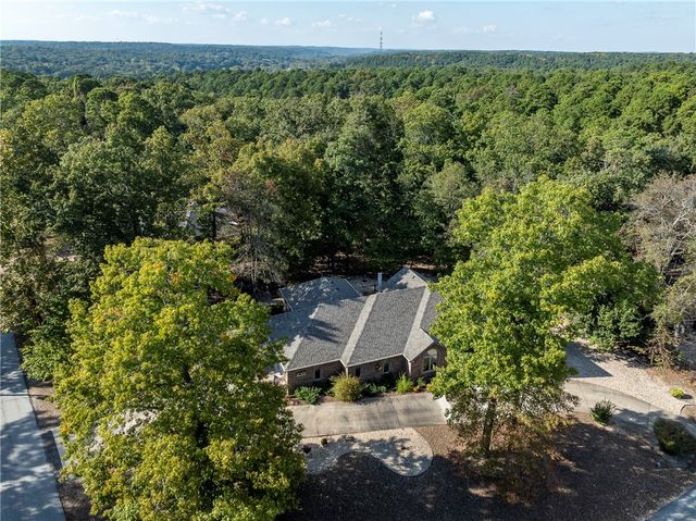 6 Devizis Drive, Bella Vista, AR 72714