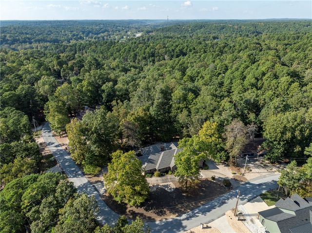 6 Devizis Drive, Bella Vista, AR 72714