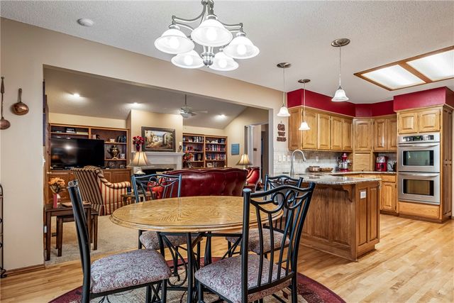 6 Devizis Drive, Bella Vista, AR 72714