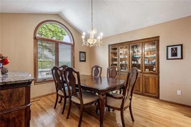 6 Devizis Drive, Bella Vista, AR 72714