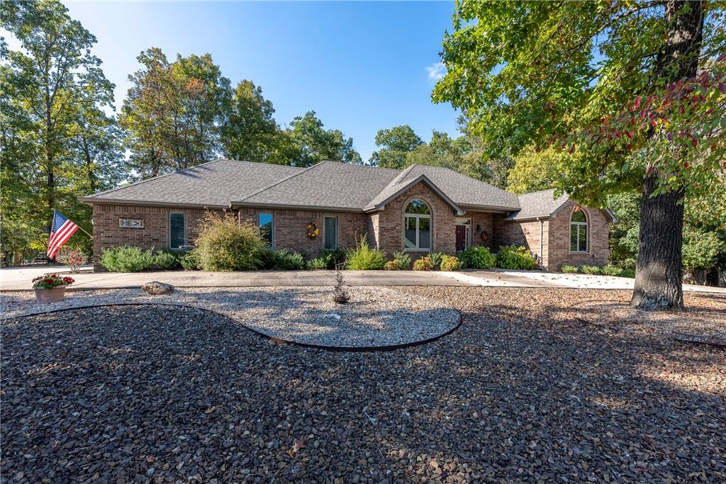 6 Devizis Drive, Bella Vista, AR 72714