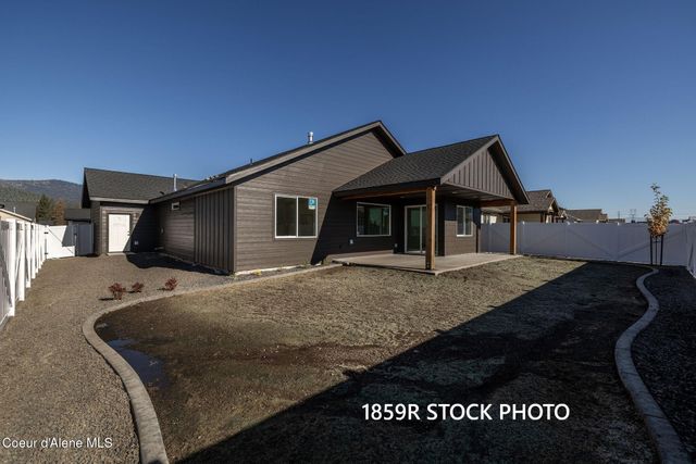 9127 W Swather Ave, Rathdrum, ID 83858