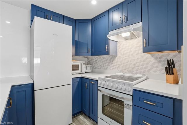 239 Curlew ST, Fort Myers Beach, FL 33931