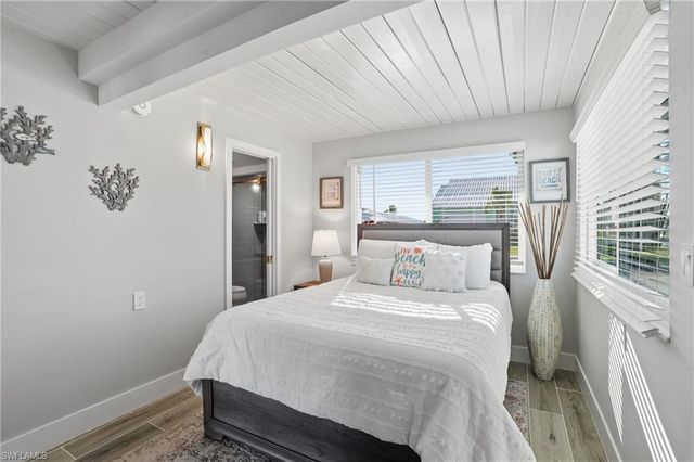 239 Curlew ST, Fort Myers Beach, FL 33931