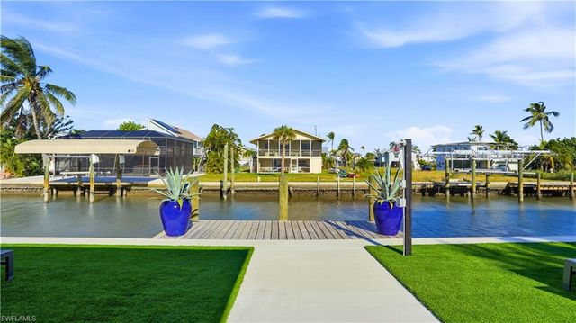 239 Curlew ST, Fort Myers Beach, FL 33931