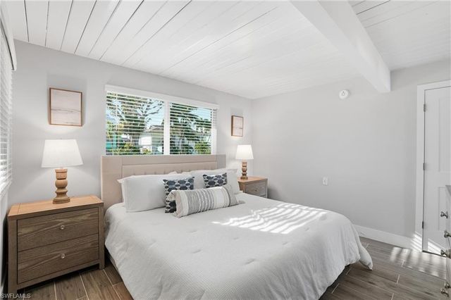 239 Curlew ST, Fort Myers Beach, FL 33931
