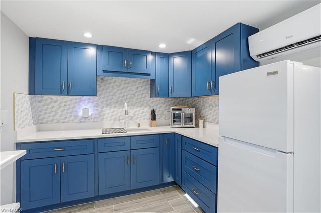 239 Curlew ST, Fort Myers Beach, FL 33931