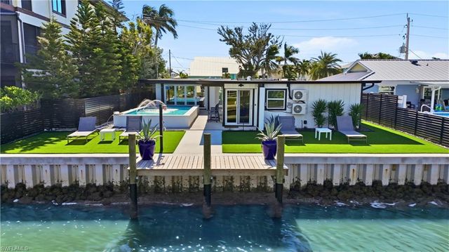 239 Curlew ST, Fort Myers Beach, FL 33931