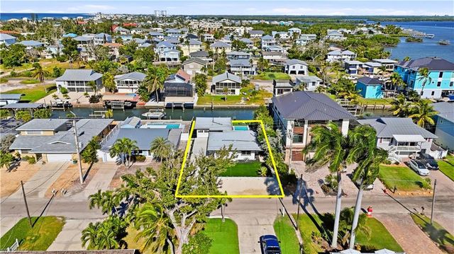 239 Curlew ST, Fort Myers Beach, FL 33931
