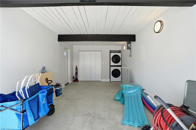 239 Curlew ST, Fort Myers Beach, FL 33931