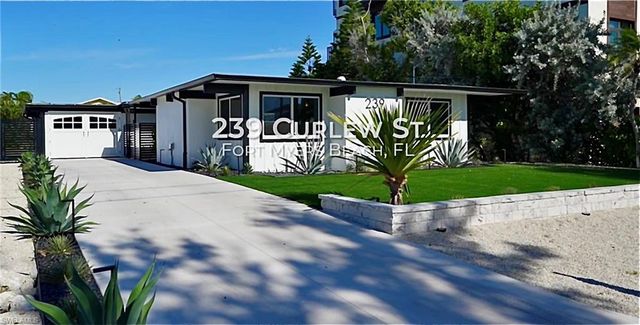 239 Curlew ST, Fort Myers Beach, FL 33931