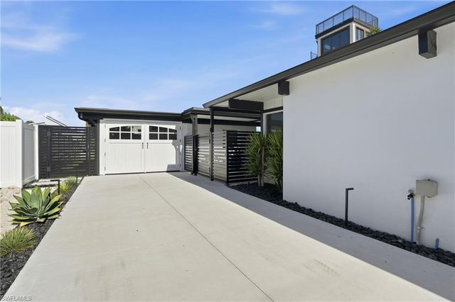 239 Curlew ST, Fort Myers Beach, FL 33931