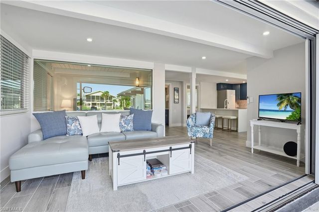 239 Curlew ST, Fort Myers Beach, FL 33931