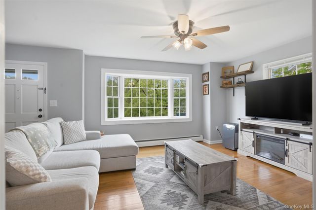 39 Woodside Drive, Warwick, NY 10990