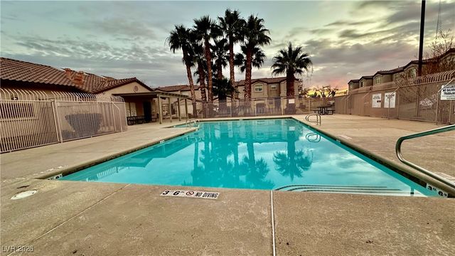 2521 Charleville Avenue 102, Las Vegas, NV 89106